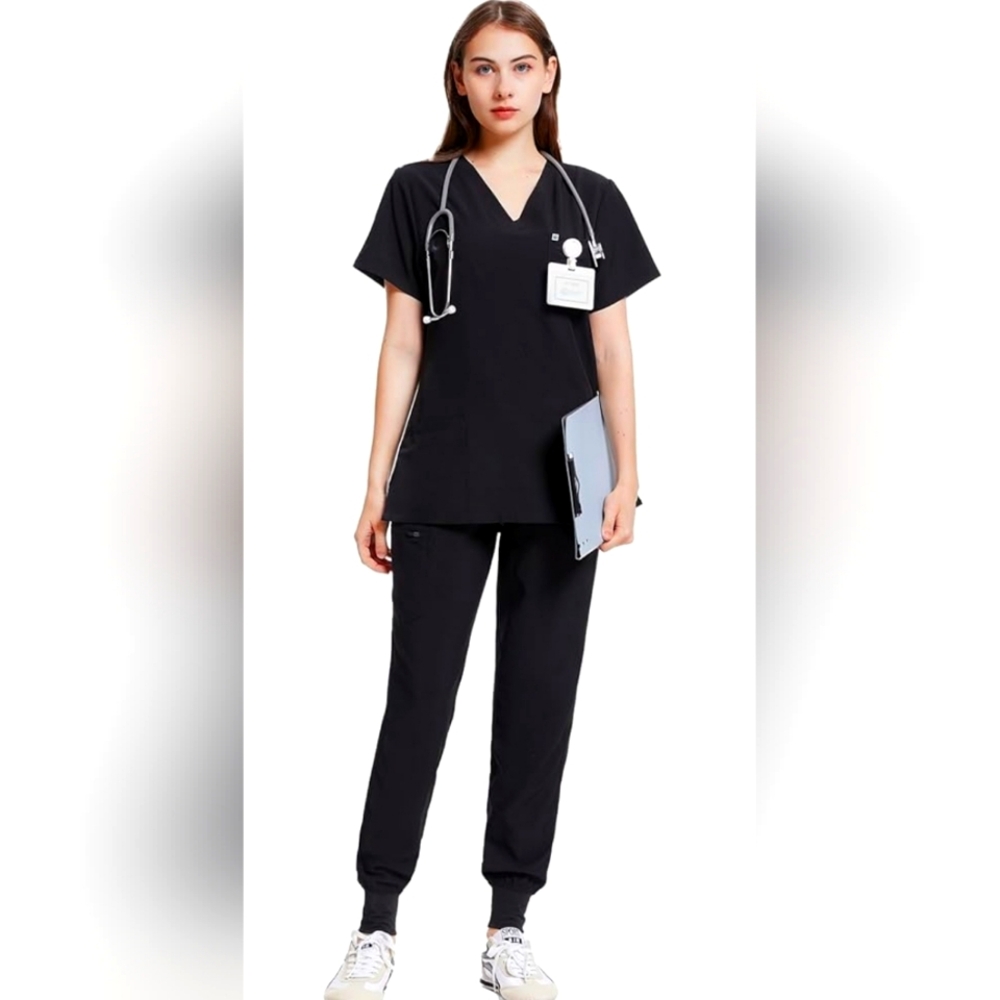 Women's black scrub set size Small